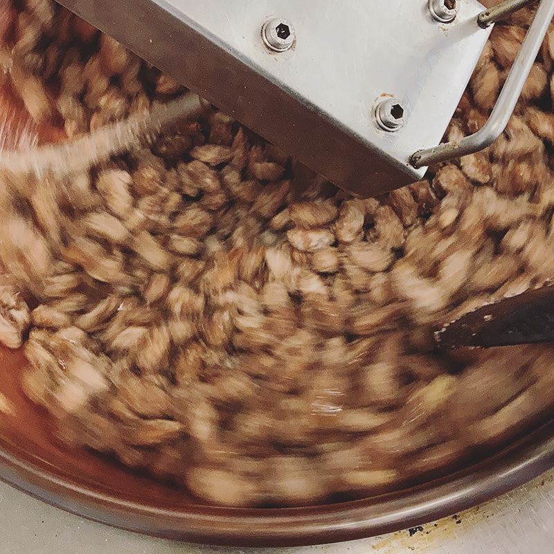 Ein Mandelbrenner in Bewegung
